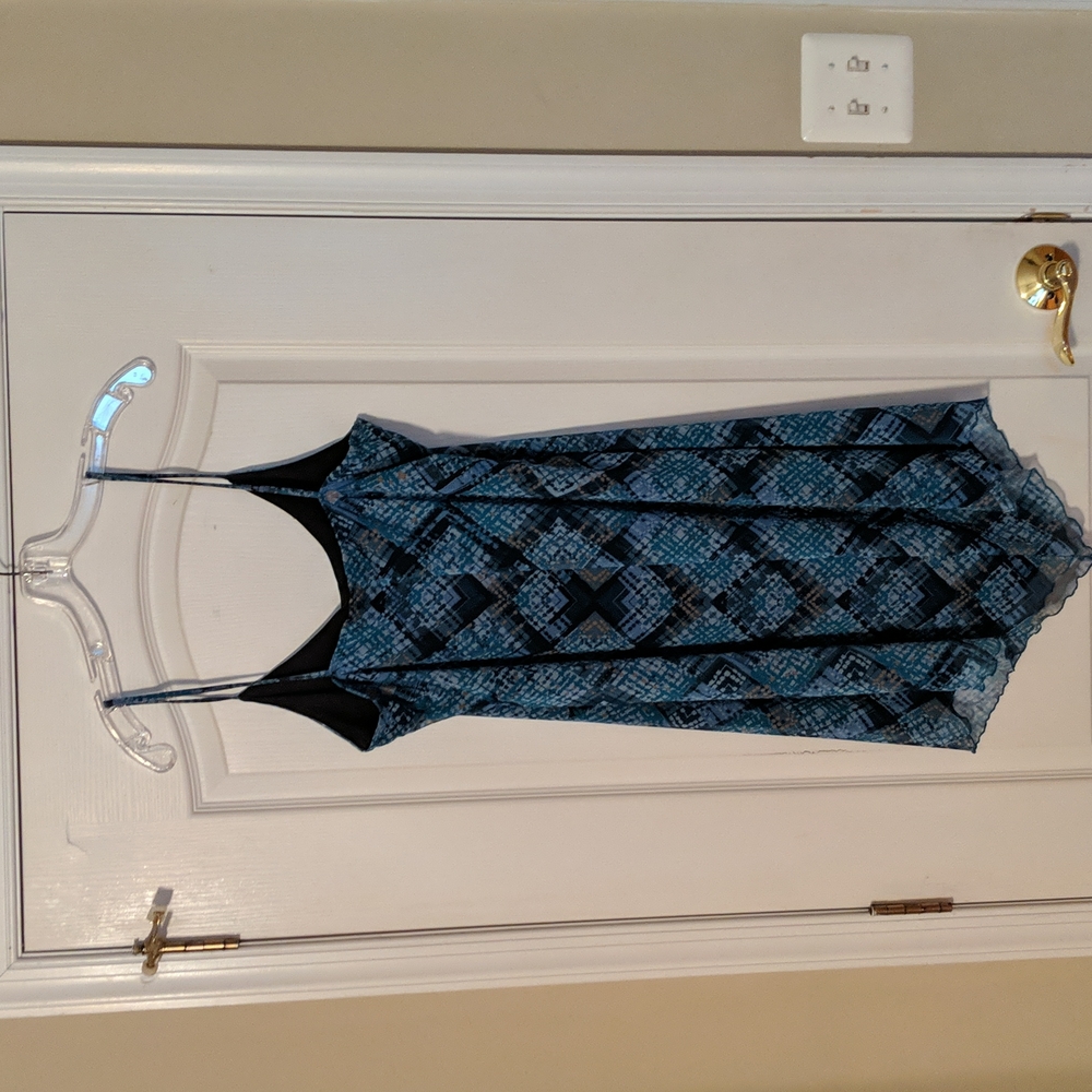 Dress - Picture 4 of 7